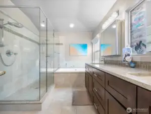 Primary bathroom w/ soaking tub