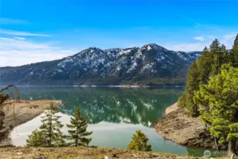 Live in Scenic Cle Elum!