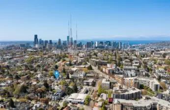 Talk about location! Right in the heart of Seattle with downtown at your fingertips and Capitol Hill's best spots steps away.