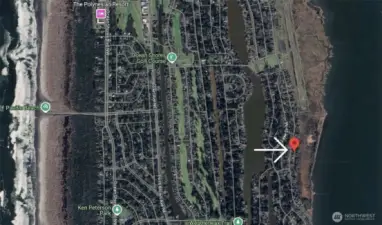 Bayside walkable neighborhood, enjoy the peace and tranquility, close to the beach, duck lake, downtown amenities and parks!