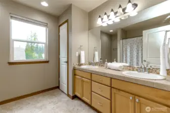 Upper level full bath