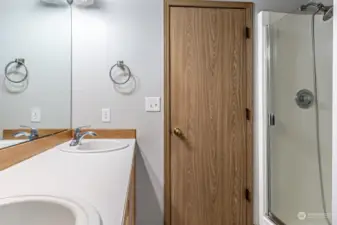 Primary bath with separate shower and soaking tub