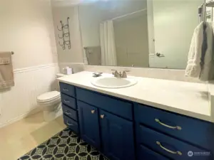 2nd Full Bathroom