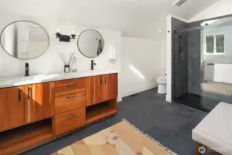 Primary bath with Clé slate tile flooring