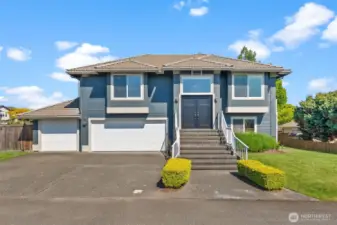 Gorgeous home with 3-car garage