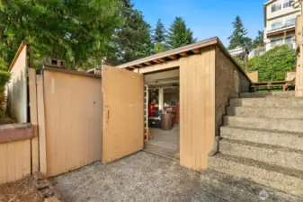 550 sq ft detached workshop- wine cellar/craft/storage?