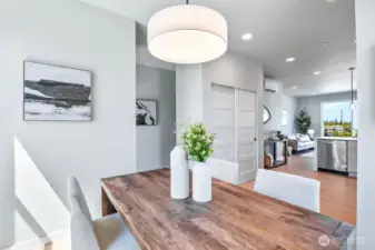 Photographs are for illustrative purposes only. Features, finishes, interior/exterior colors, landscaping and floorplan shown may vary from actual homes built.