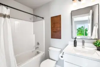 Photographs are for illustrative purposes only. Features, finishes, interior/exterior colors, landscaping and floorplan shown may vary from actual homes built.