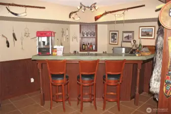 Fully appointed bar in the rec room.