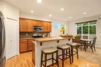 Tall ceilings, recessed lighting, windows on every wall - this space is light and bright.