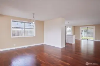 LIving Room unstaged