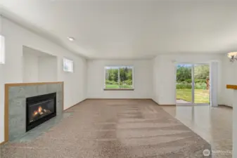 Spacious Living Room w/Gas Fireplace