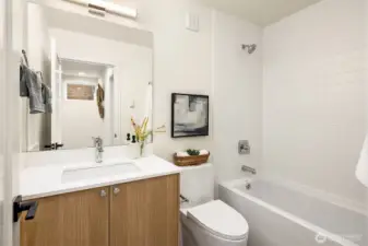 Photo from 10821, featuring similar floor plan and finishes