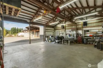 ~Multiple 220 power locations for welder etc~