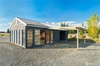 ~Fully Loaded Greenhouse with all the amenities.