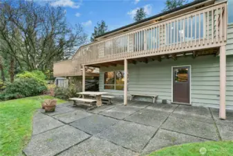 Entrance to daylight basement