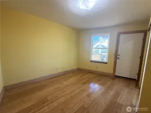 2nd west facing bedroom with ocean views and access to back deck