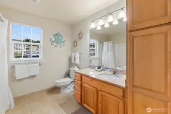 Primary bath with jetter tub / shower combo