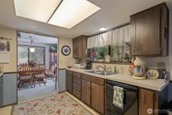 Easy convenience with this wide opening onto the dining room.