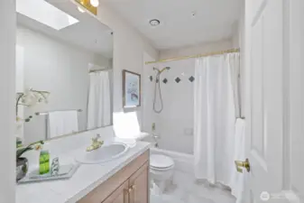 upstairs main full bathroom