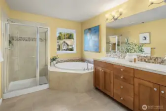Primary ensuite with soaking tub.