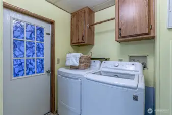 Backdoor with Utility Room