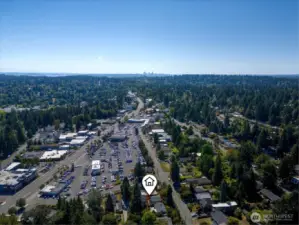 Only 15min to downtown Seattle!