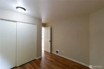 2nd lower bedroom