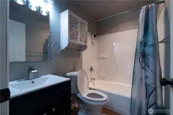 Upper bath