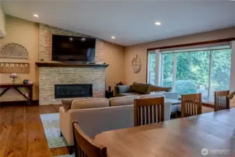 Lots of natural lighting and additional eating space.