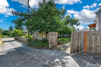 Alley access to backyard.