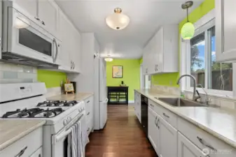 Light & Bright Kitchen