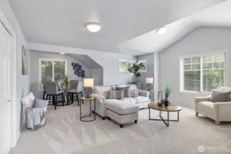Huge Bonus Room