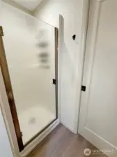 3/4 bath shower