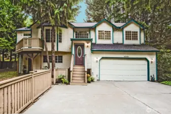 NW contemporary on a wooded private location