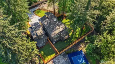 Photos of previously staged hom.