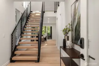 Photos of previously staged hom.