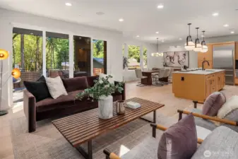 Photos of previously staged hom.