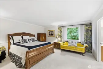 Very spacious primary suite