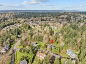 Easy access to Tolt Pipeline Trail and numerous trails throughout the Redmond Watershed.