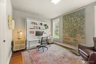 A bonus room on the main.