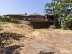 Drive up to house
