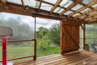 Enjoy spending time on this amazing porch watching the elk, deer, Stellar Jays and Eagles that frequent the property.