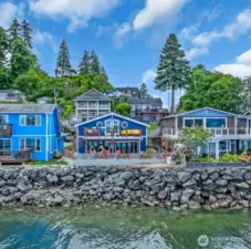 Low Bank Waterfront with 180 degree views