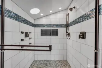 Custom shower with 6 additional body sprays!