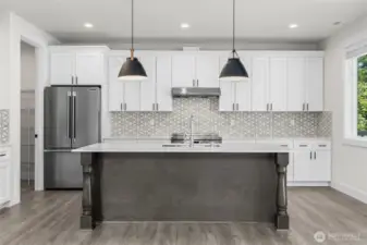 Light and bright kitchen with large kitchen island