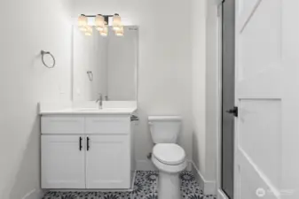 Main level 3/4 bath