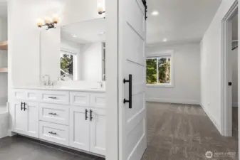 Attached 5pc primary Bath