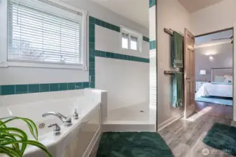 Large shower & jetted tub