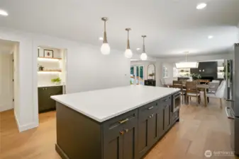 Masive Island with Storage on both sides